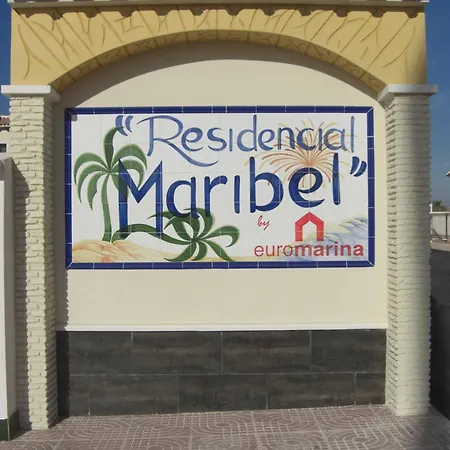 Family Townhouse 6 Sleeps Maribel